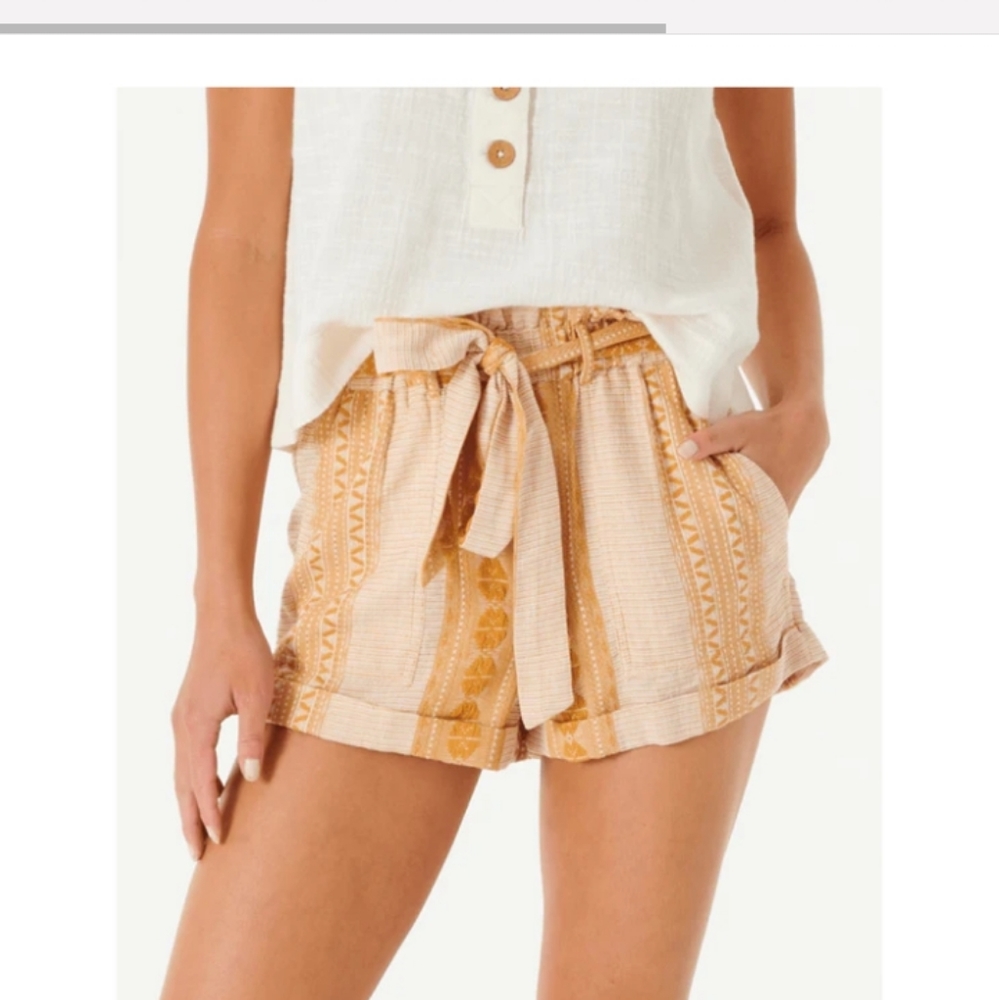 BNWT Rip Curl womens Alma belted shorts. Sz. small